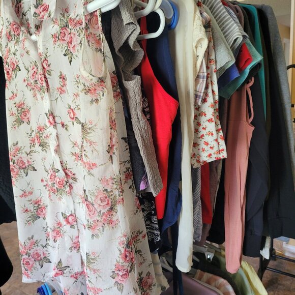 "ALOT OF CLOTHZ" - Picture 7 of 14